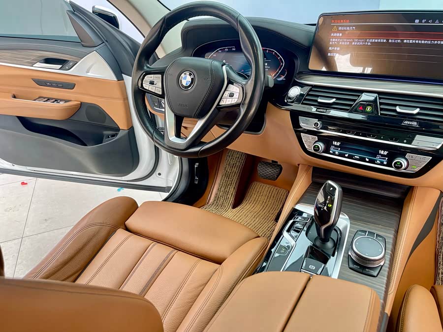 BMW 6 Series GT 2022 #13 BMW 6 Series GT 2022 car image #13