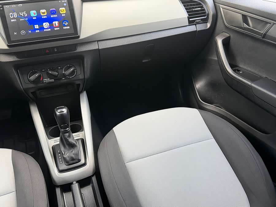 Skoda Fabia 2018 صورة سيارة #13