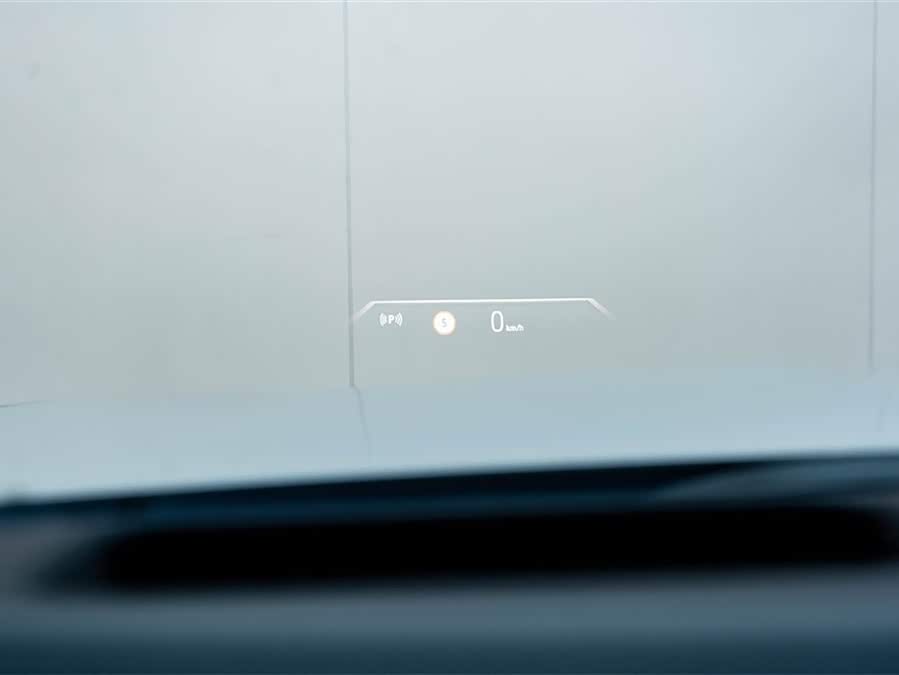 BMW i7 2025 car image #13