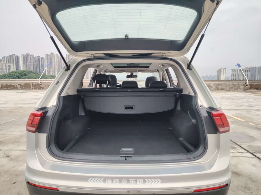 Volkswagen Tiguan L 2018 #13 Volkswagen Tiguan L 2018 car image #13