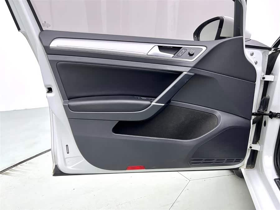 Volkswagen Golf 2020 imagem de carro #13