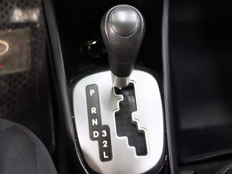 起亚 起亚K2 2012 汽车图片 #13