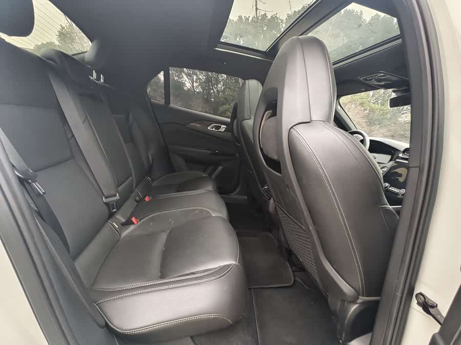 Lynk & Co 03 2020 car image #13
