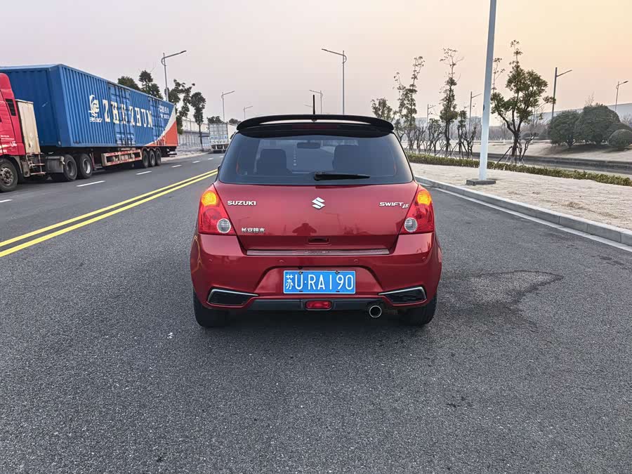Suzuki Swift 2015 car image #13