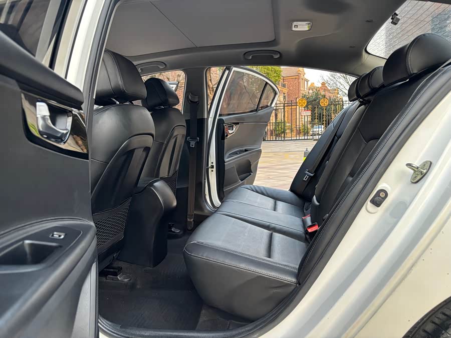 起亚 起亚K4 2016 汽车图片 #13