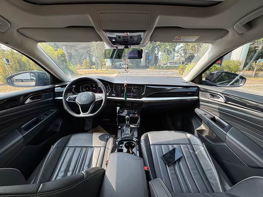 Volkswagen Passat 2023 car image #13