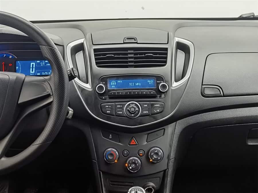 Chevrolet Tracker 2016 #13 Chevrolet Tracker 2016 car image #13