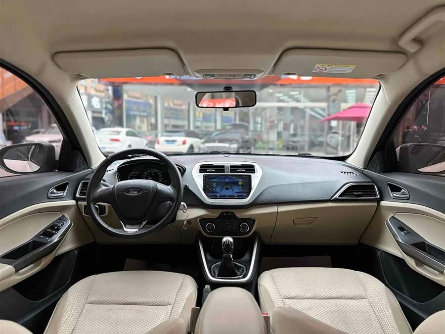 Ford Escort 2018 car image #13