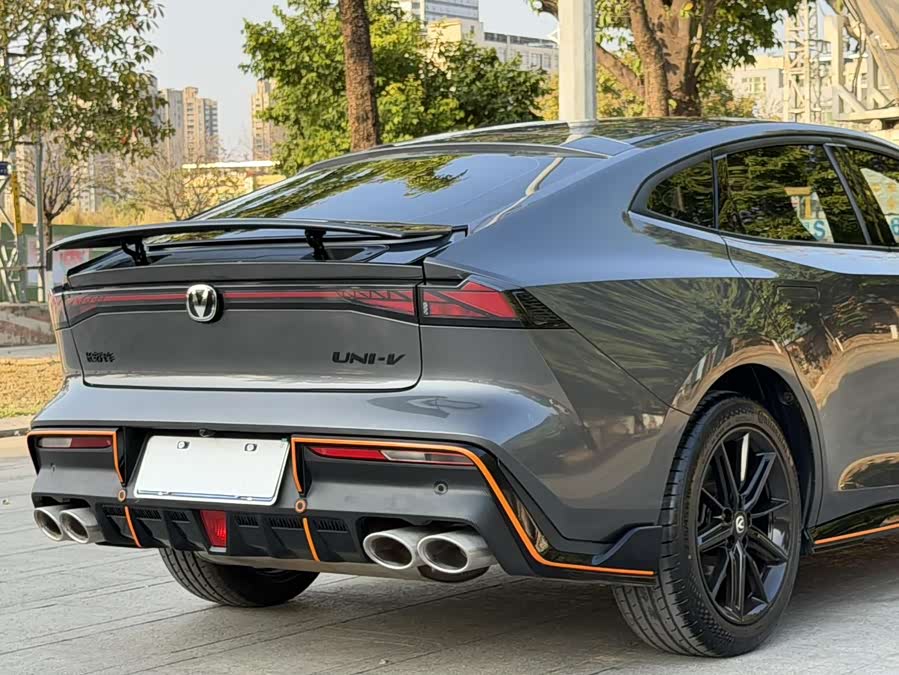 Changan UNI-V 2023 car image #13