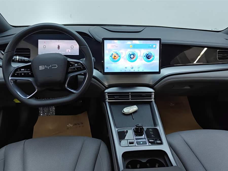 BYD Seal 07 DM-i 2025 immagine di auto #13