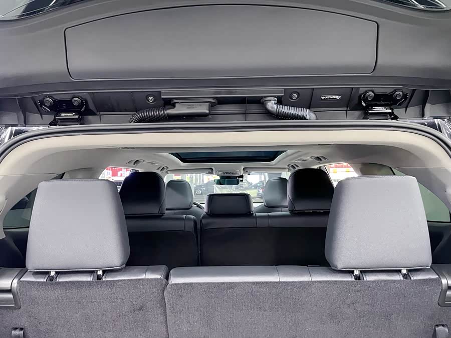 Toyota Highlander 2023 car image #13