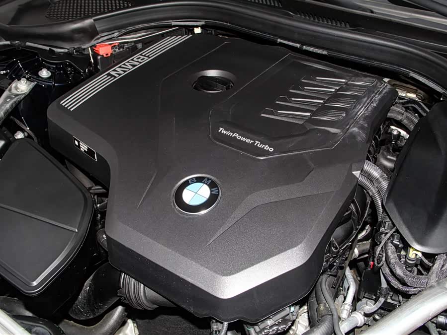 BMW 5 Series 2023 car image #13