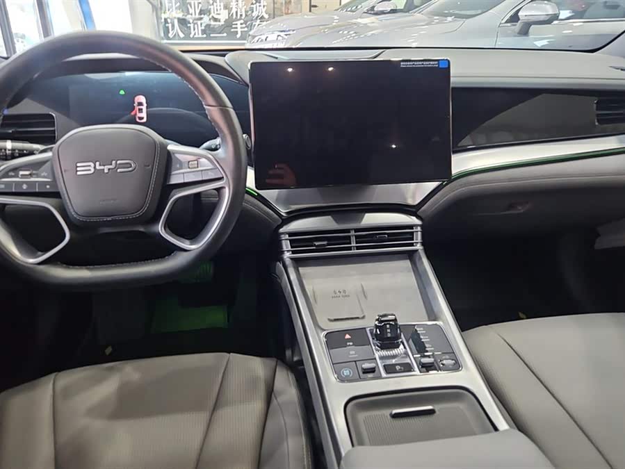 BYD Seal 07 DM-i 2025 car image #13