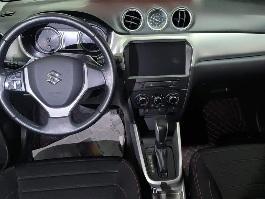 Suzuki Vitara 2019 immagine di auto #13