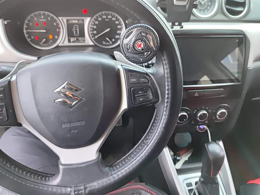 Suzuki Vitara 2018 image de voiture #13