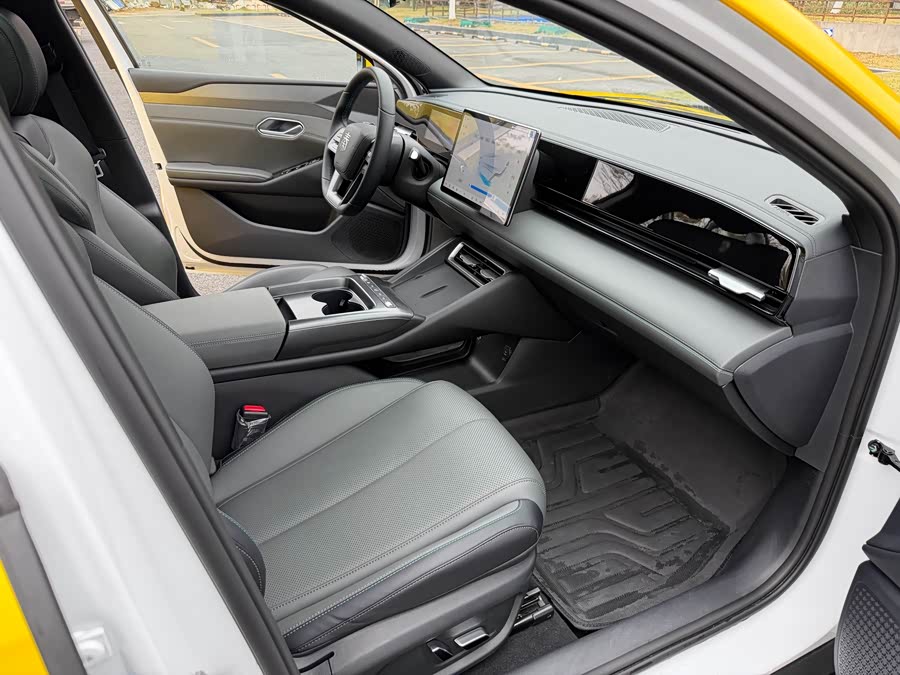 BYD Qin L 2025 car image #13