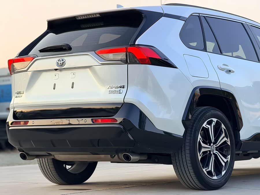 Toyota RAV4 Hybird E+ 2021 immagine di auto #13