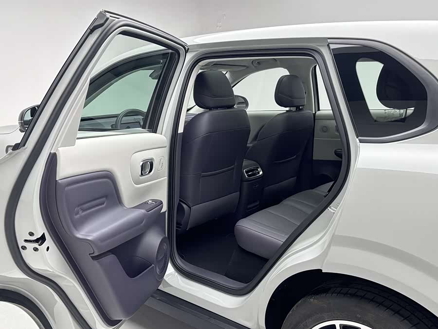 零跑汽车 零跑B10 2025 汽车图片 #13