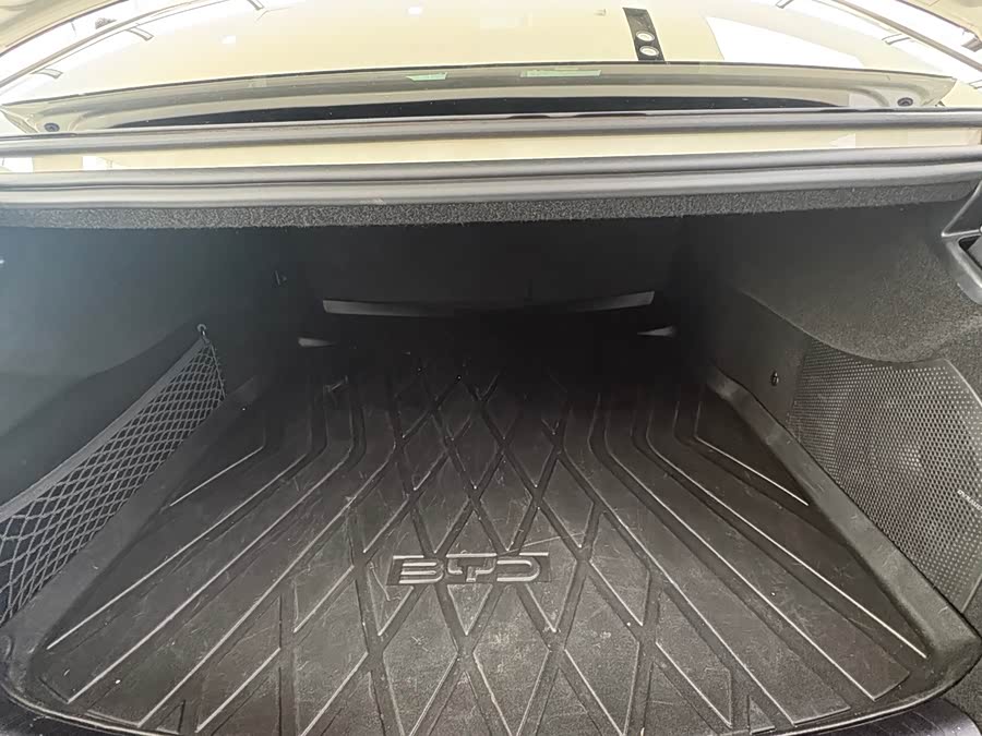 BYD Seal 07 DM-i 2025 car image #13