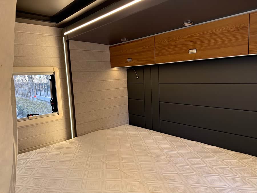 Ford Transit T8 2025 #13 Ford Transit T8 2025 car image #13