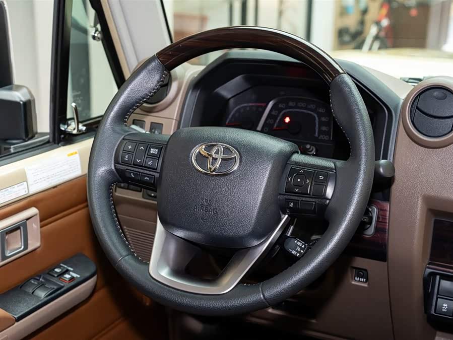 Toyota 2025 car image #13