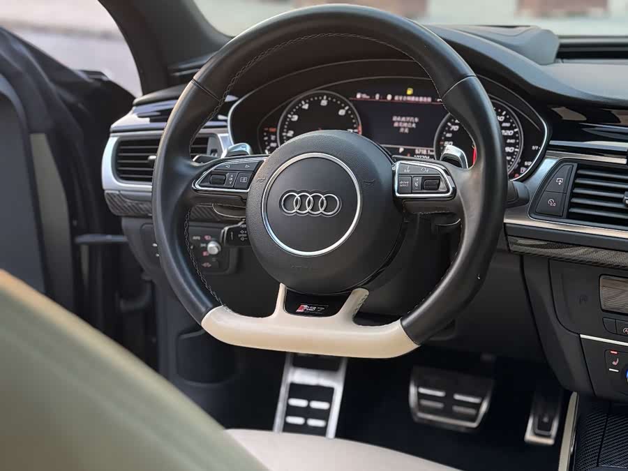 Audi RS 7 2021 car image #13