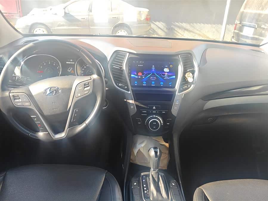 Hyundai Grand Santa Fe 2016 #13 Hyundai Grand Santa Fe 2016 car image #13