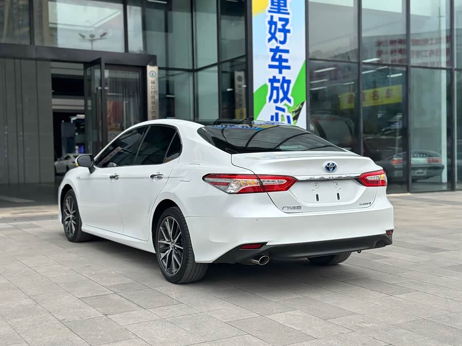 Toyota Camry 2022 car image #13