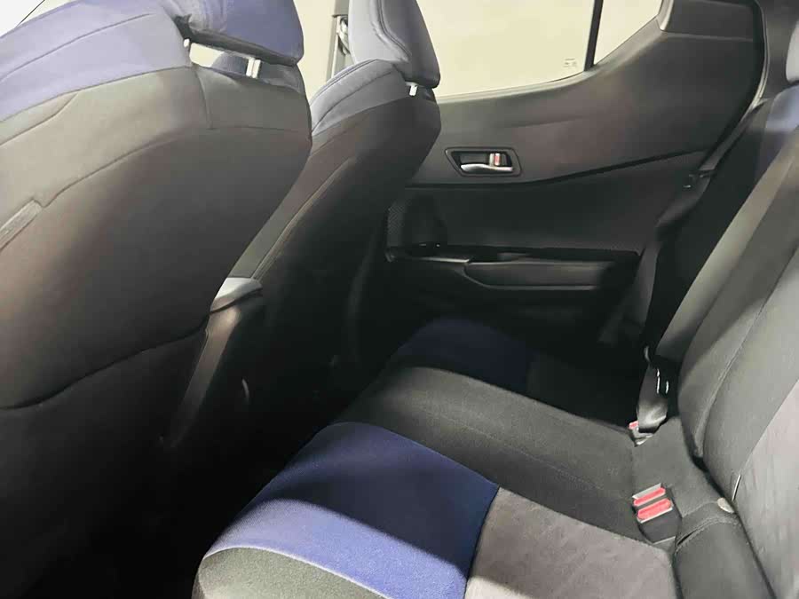 Toyota C-HR EV 2021 immagine di auto #13