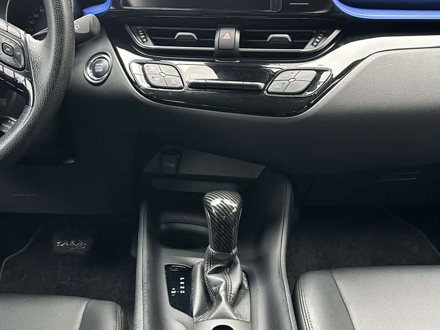 Toyota C-HR 2021 car image #13