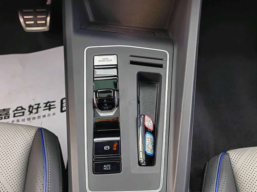 Volkswagen Golf 2025 car image #13