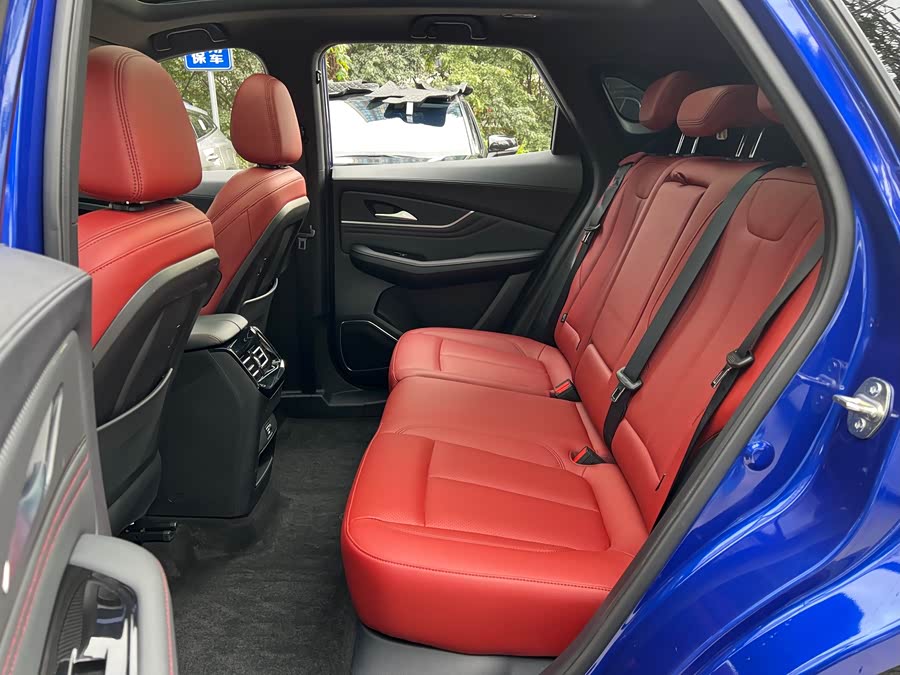 Forthing JOYEAR X6 2018 car image #13