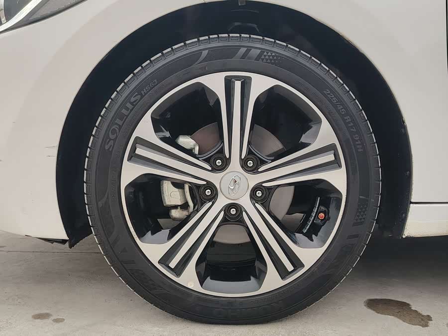 Hyundai Elantra AD 2019 car image #13