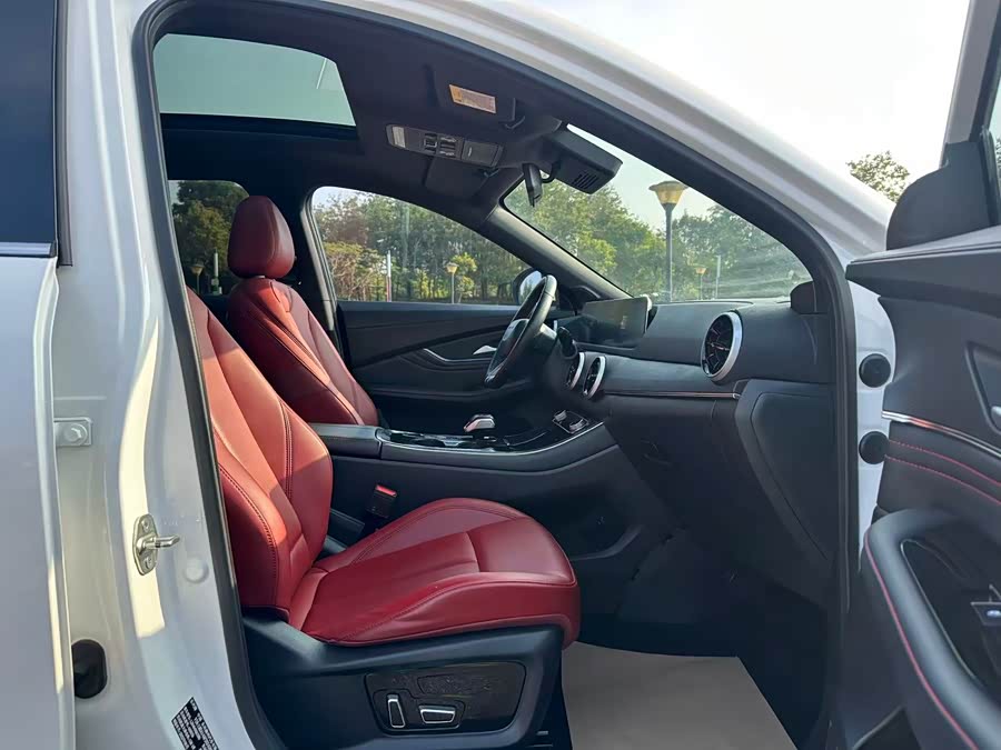 Forthing T5 EVO 2023 car image #13