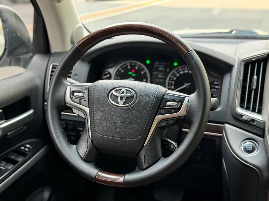 Toyota 2018 car image #13
