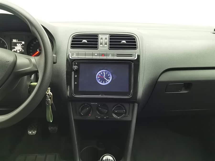 Volkswagen Polo 2018 car image #13