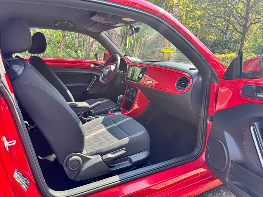 Volkswagen Beetle 2018 immagine di auto #13