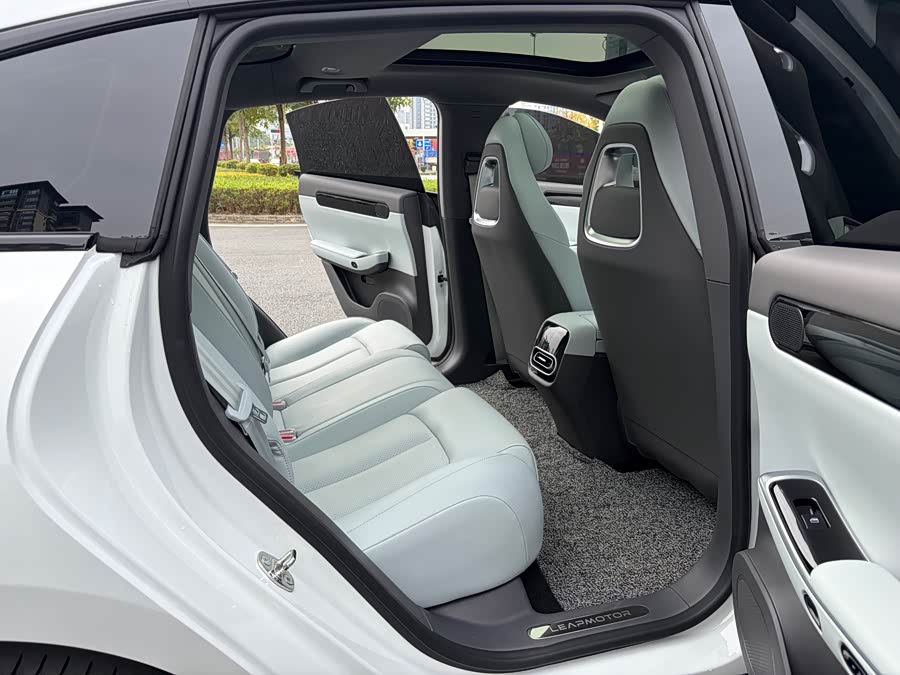 零跑汽车 零跑C01 2024 汽车图片 #13