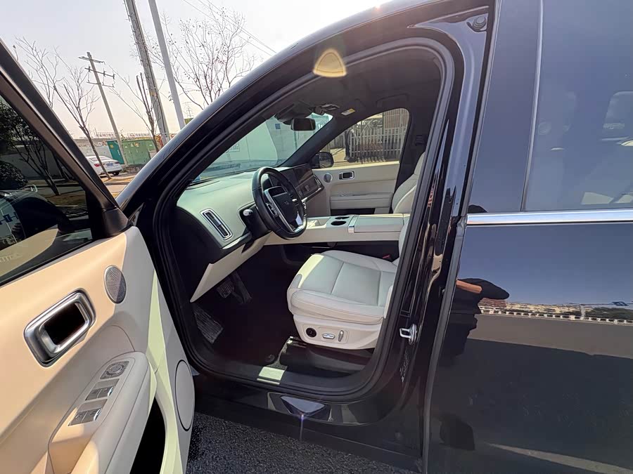 Li L6 2024 image de voiture #13