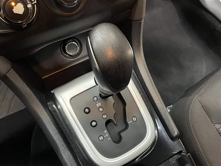 Citroen C4L 2015 صورة سيارة #13