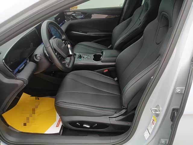 BYD Seal 2024 car image #13