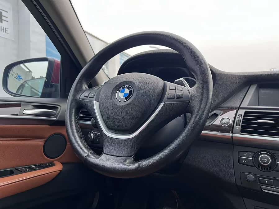 BMW 2011 car image #13