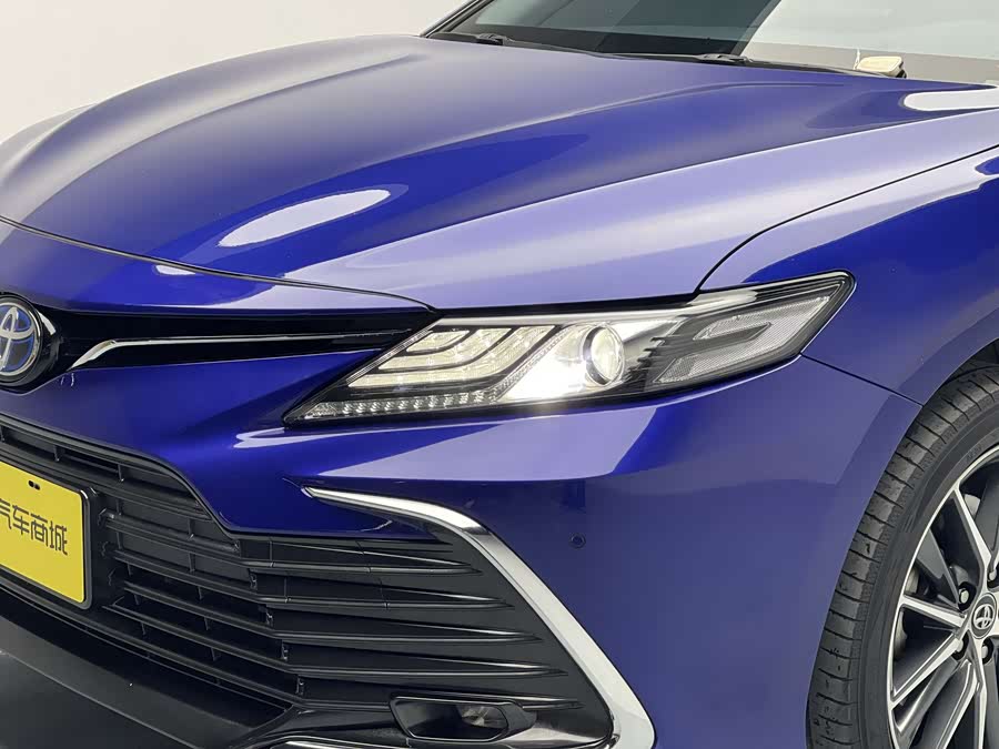 Toyota Camry 2023 immagine di auto #13