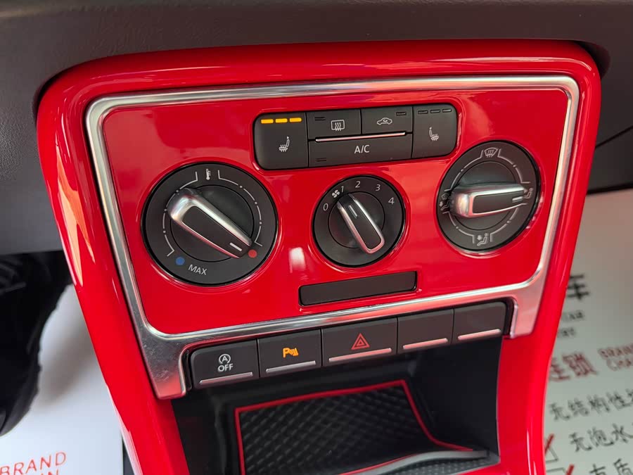 Volkswagen Beetle 2017 изображение автомобиля #13