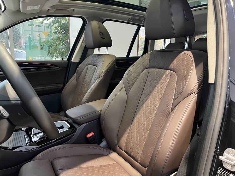 BMW X3 2024 immagine di auto #13