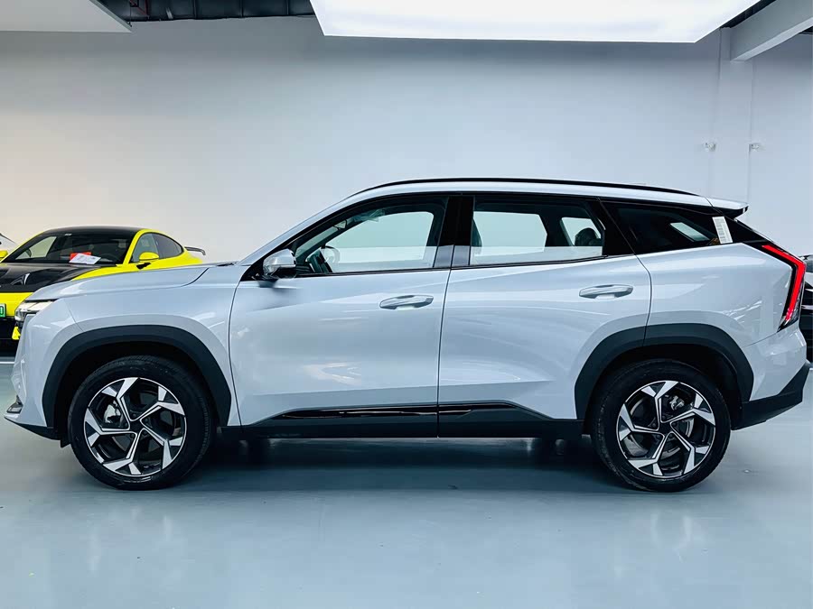GEELY Boyue L 2025 car image #13