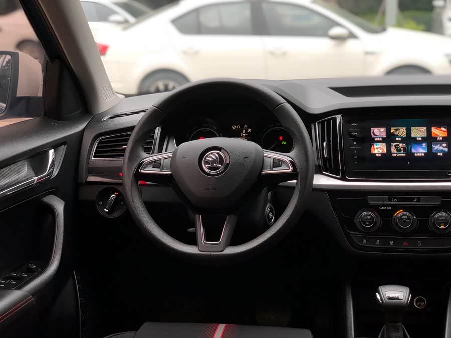 Skoda Kamiq 2020 صورة سيارة #13