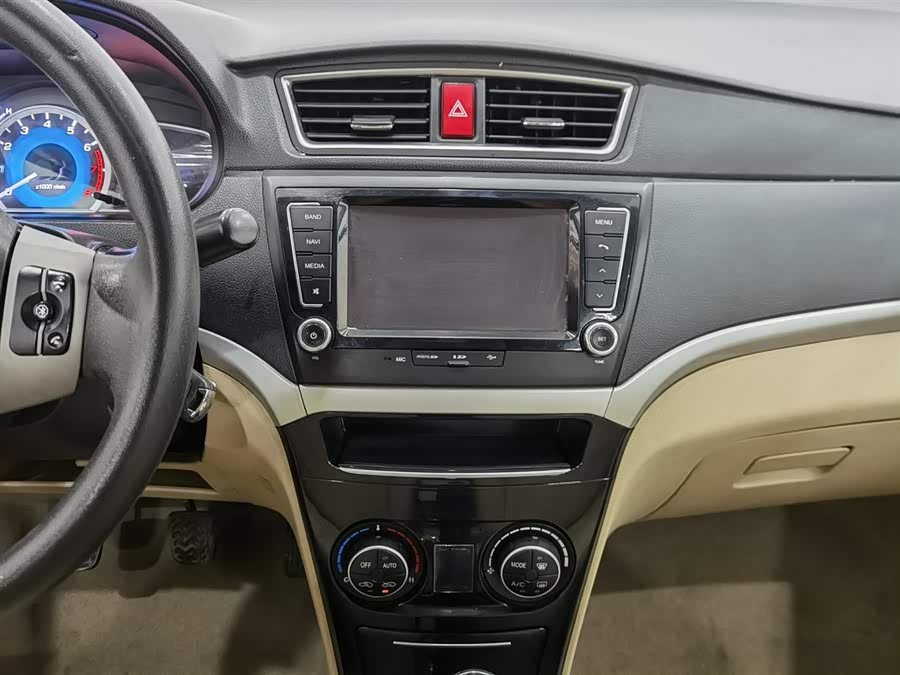 Great Wall C30 2014 imagem de carro #13