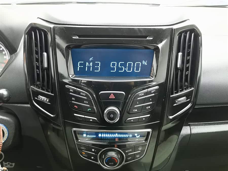 Great Wall M4 2014 car image #13