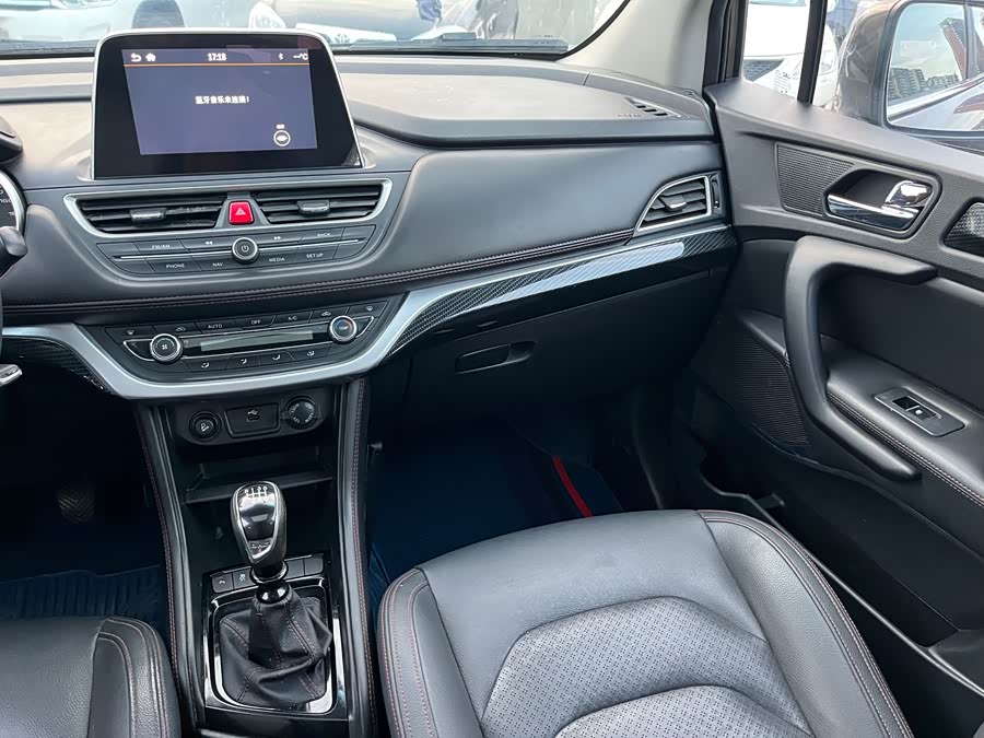 JAC 2017 #13 JAC 2017 car image #13